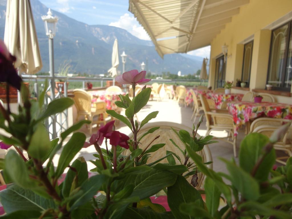 Hotel Greifenstein Terlano Bagian luar foto